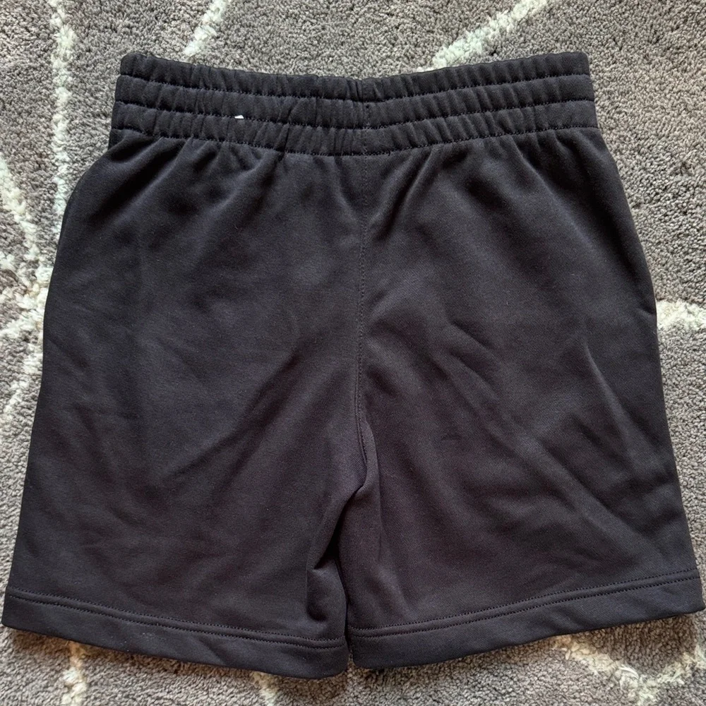 NEW Nike Black Shorts, Sportswear Club Fleece Youth Boys Medium